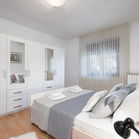 Appartamento Lena Porec Esterno foto